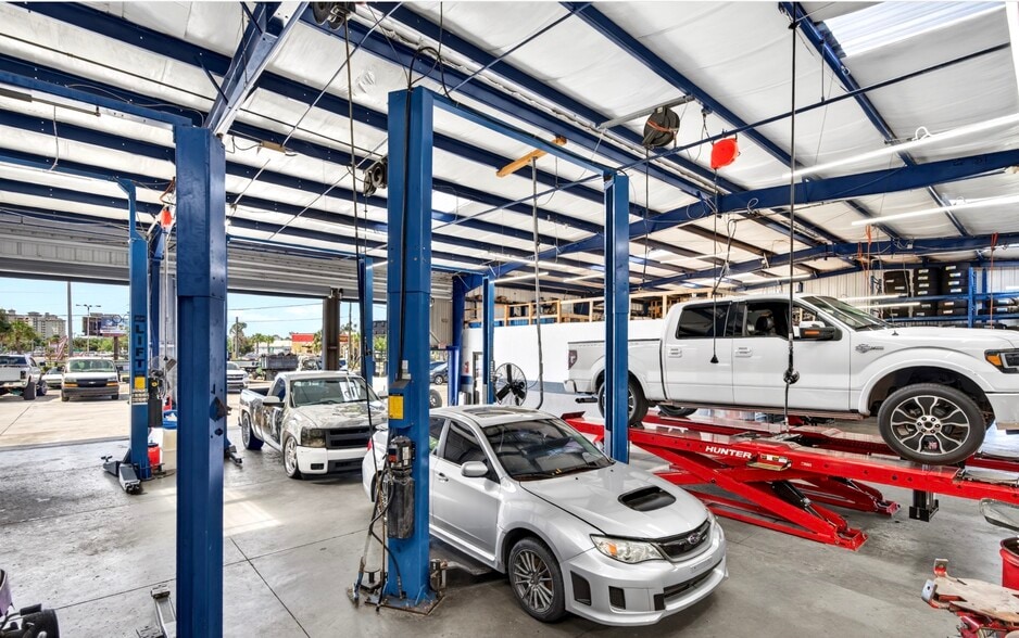 More Photos Of 236 Pondella Rd, North Fort Myers Auto Repair For Sale