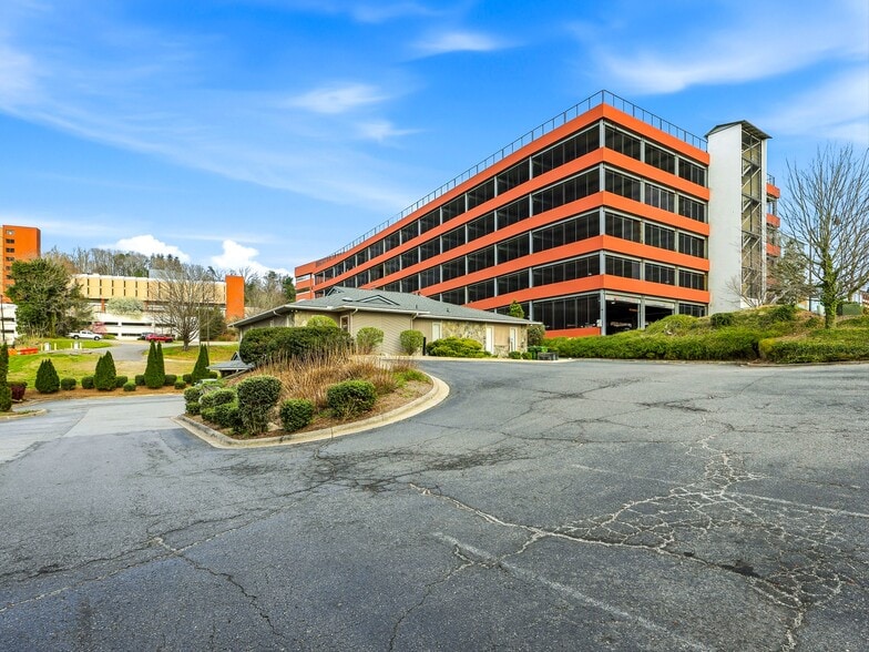Primary Photo Of 6 Brooklet St, Asheville Medical For Sale