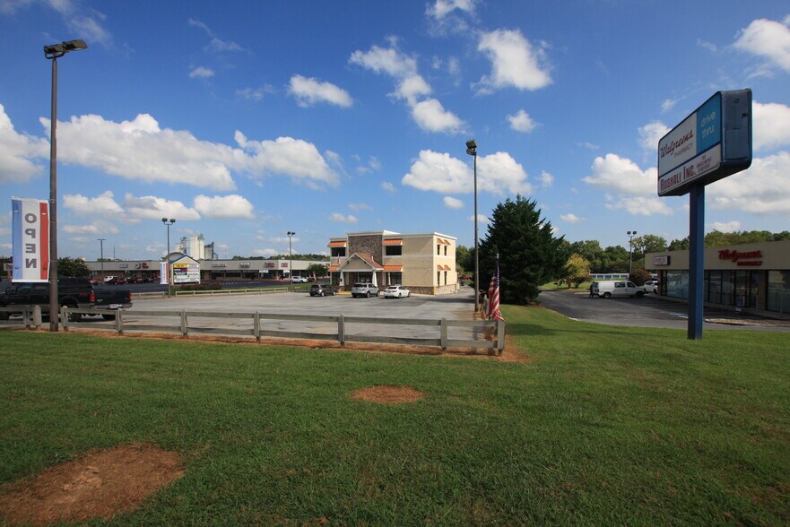 More Photos Of 150 Felton Dr, Rockmart Auto Dealership For Sale