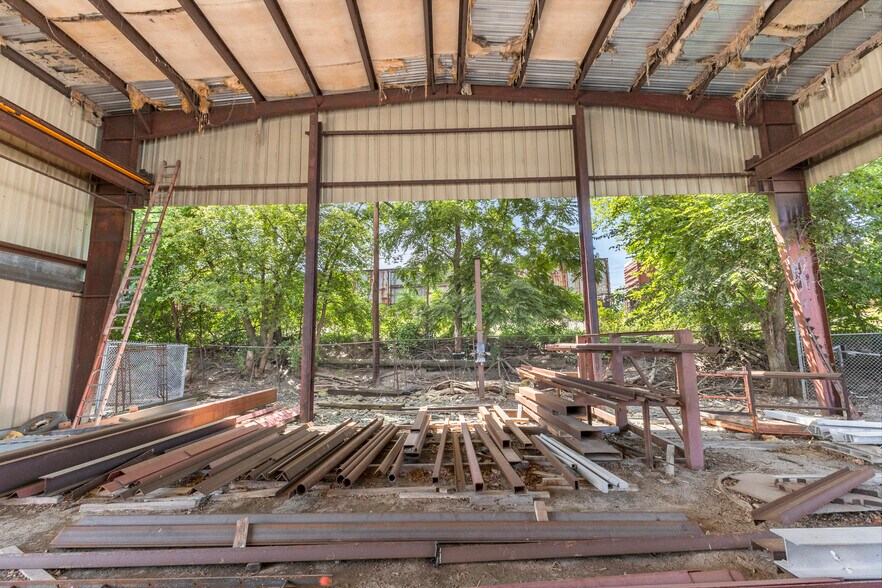 More Photos Of 16136 White Ave, Allen Park Warehouse For Sale