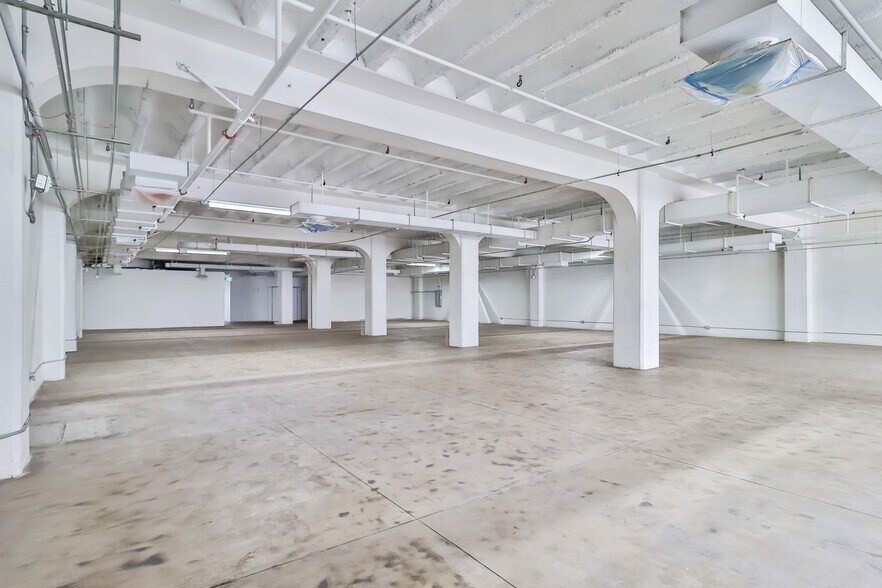 More Photos Of 737 S Broadway, Los Angeles Loft Creative Space For Sale