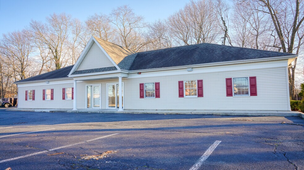 Primary Photo Of 500 Hallock Ave, Port Jefferson Station Medical For Lease