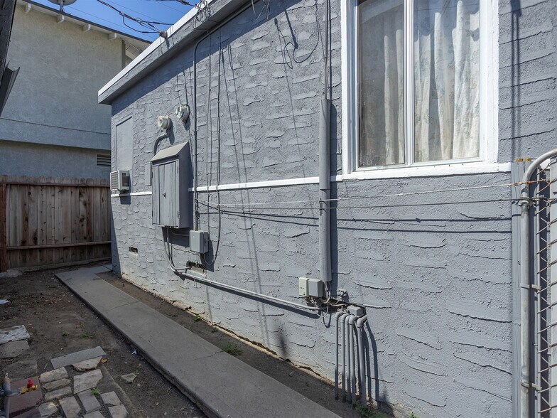 More Photos Of 1218 N Hollywood Way, Burbank Multifamily For Sale