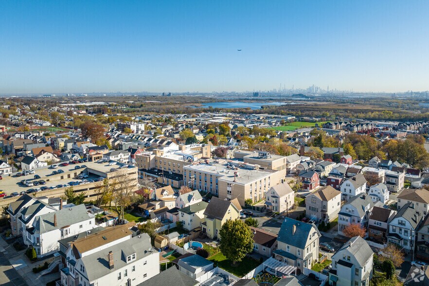 More Photos Of 206 Bergen Ave, Kearny Medical For Lease