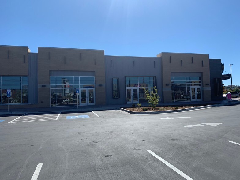 More Photos Of 819 W Riverdale Rd, Riverdale General Retail For Lease