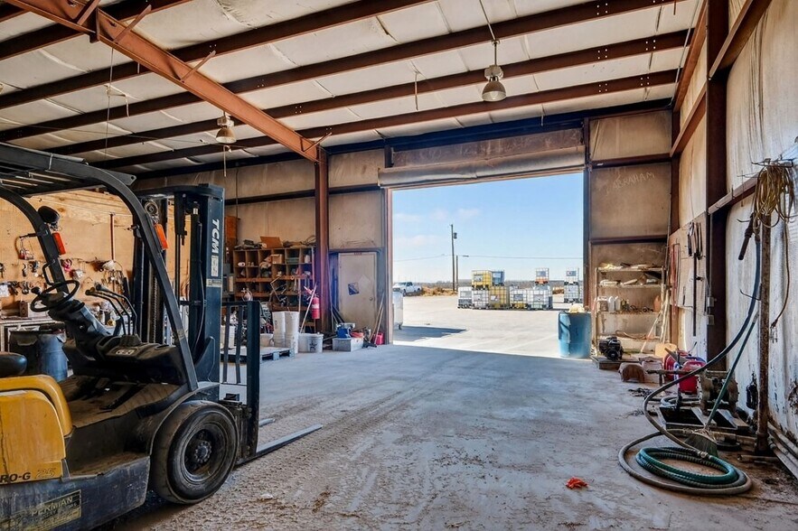 More Photos Of 8316 W I-20, Midland Warehouse For Lease