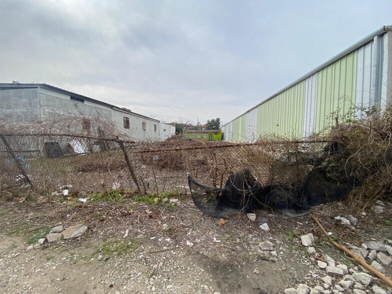 More Photos Of 7131 Harrisburg Blvd, Houston Land For Sale