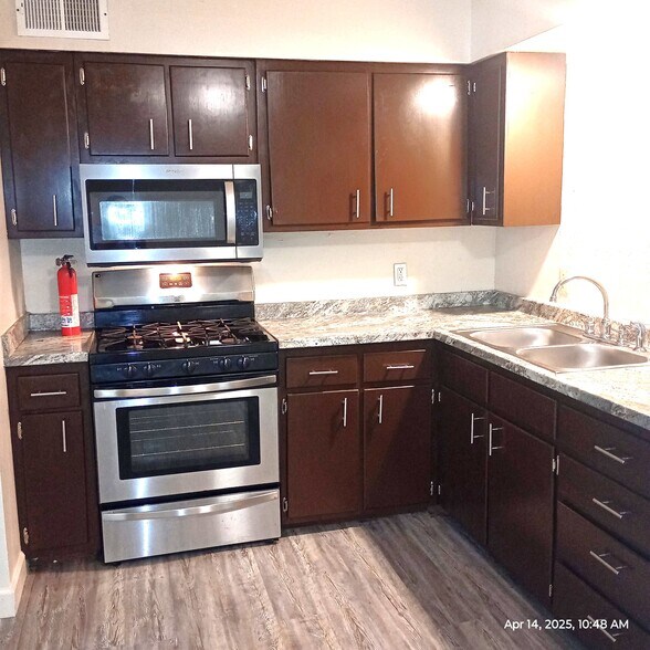 More Photos Of 1114-1128 E 9th St, Russellville Apartments For Sale