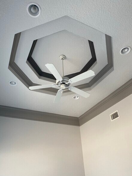 More Photos Of 6817 Southpoint Pky, Jacksonville Loft Creative Space For Lease