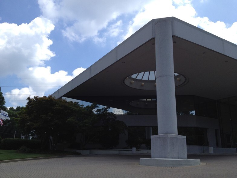More Photos Of 2060 Mount Paran Rd NW, Atlanta Office For Lease