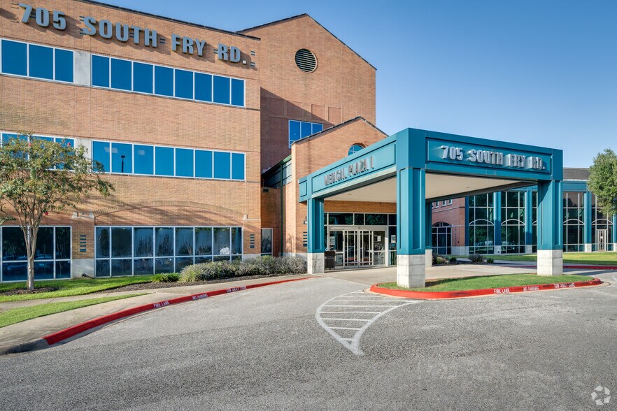 More Photos Of 707 S Fry Rd, Katy Unknown For Lease