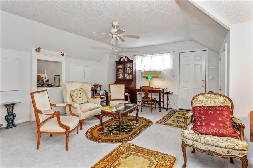 More Photos Of 538 NY-17A, Tuxedo Park General Retail For Sale