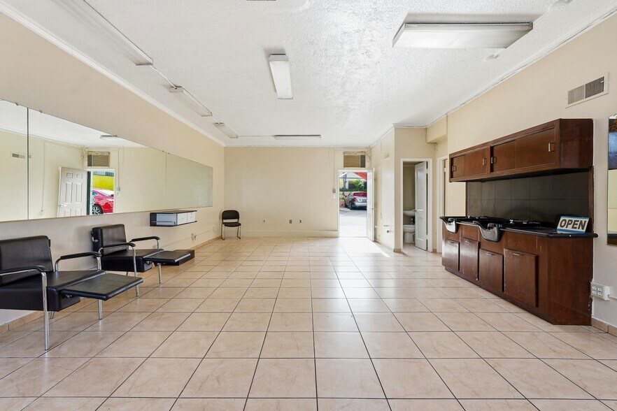 More Photos Of 2048-2050 W Florence Ave, Los Angeles Office For Sale