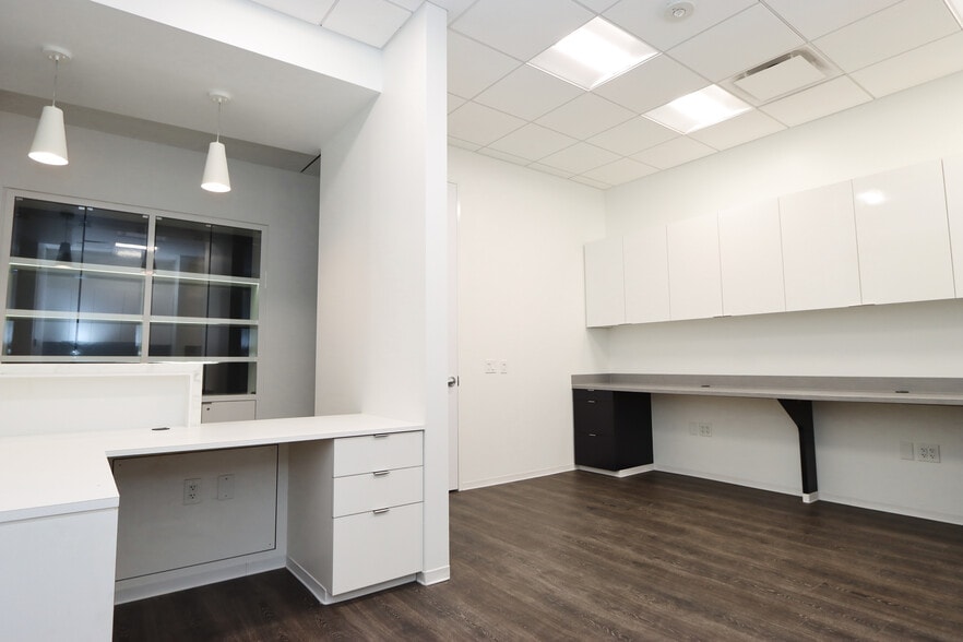 More Photos Of 2015 S Shepherd Dr, Houston Unknown For Lease