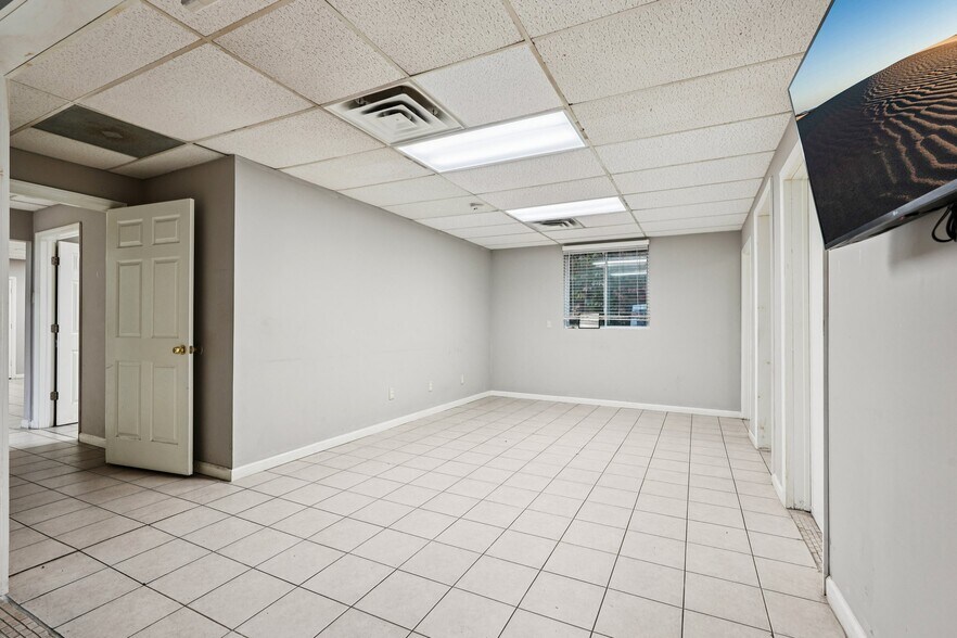 More Photos Of 99-105 Berkshire Ave, Paterson Office For Lease