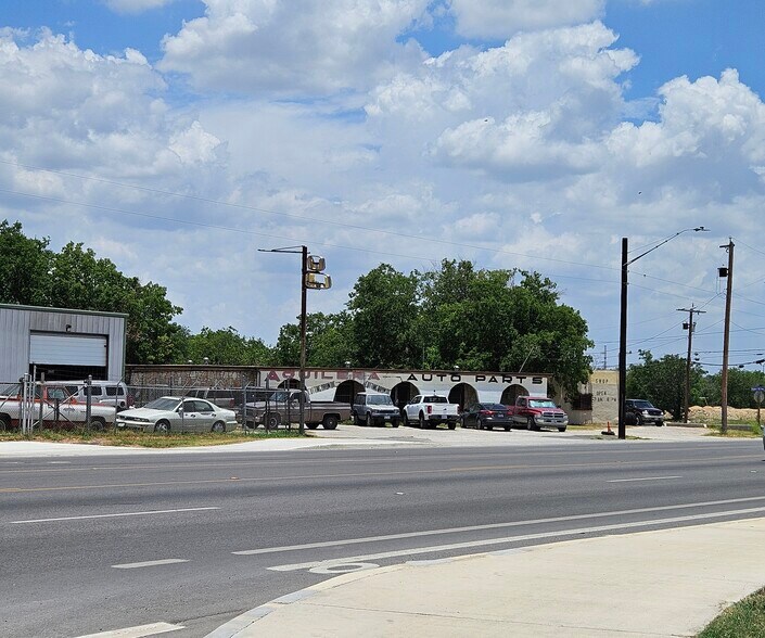More Photos Of 1119 Historic Old Hwy 90, San Antonio Warehouse For Sale