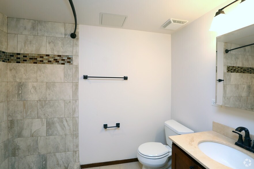 More Photos Of 7 S Stolp Ave, Aurora Apartments For Lease