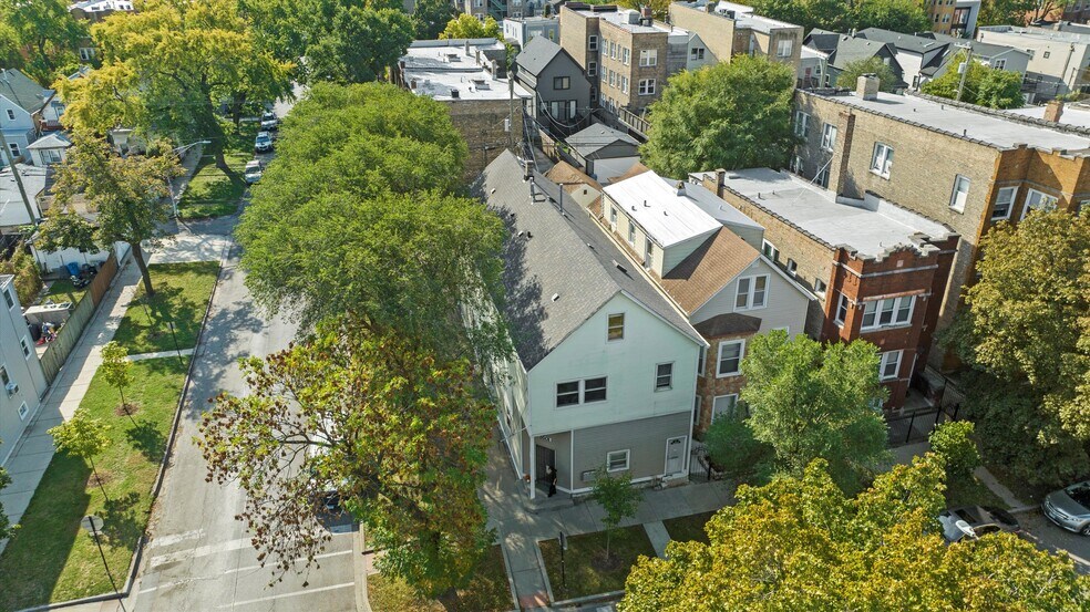 More Photos Of 3501 W Palmer St, Chicago Apartments For Sale