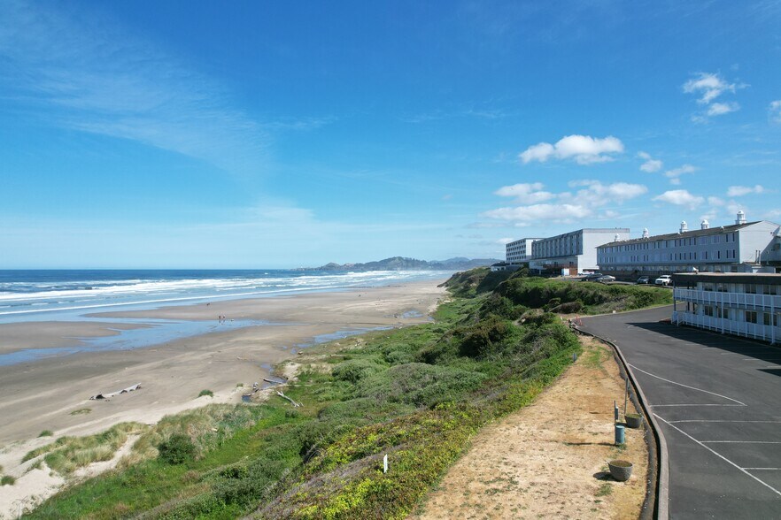 More Photos Of 536-614 SW Elizabeth St, Newport Hotel For Sale