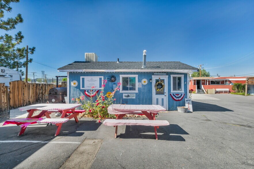 More Photos Of 198 Main St, Bridgeport Restaurant For Sale