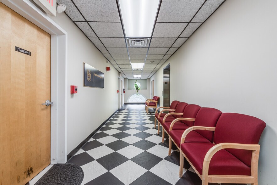 More Photos Of 223 W Montauk Hwy, Hampton Bays Medical For Lease