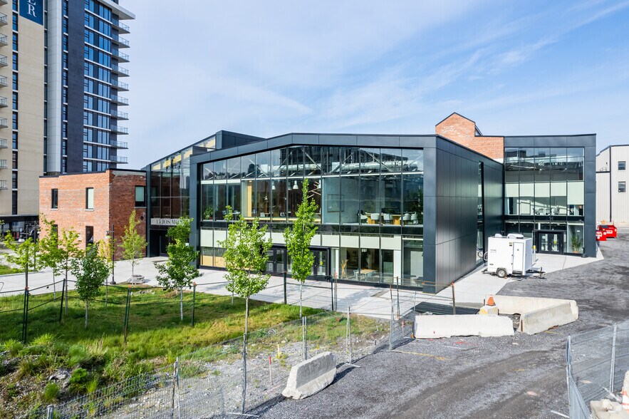 More Photos Of 15 Rue Jos-Montferrand, Gatineau Office For Lease