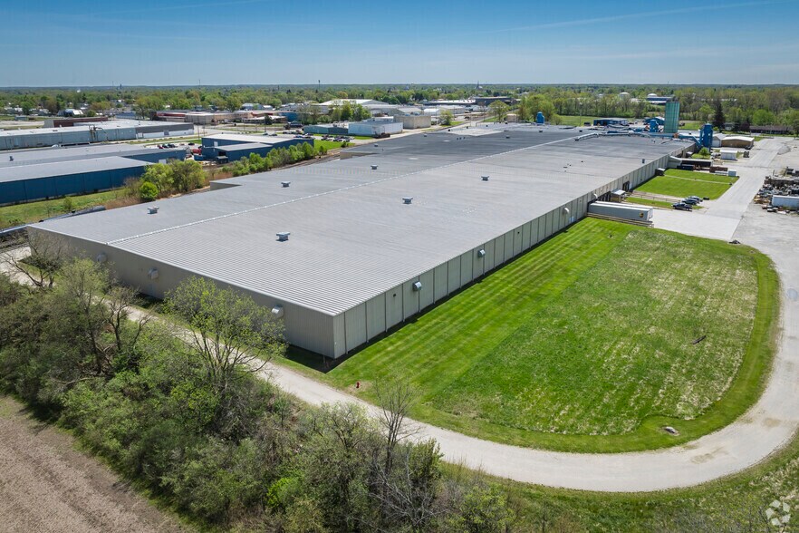 More Photos Of 458 2nd Ave, Tiffin Manufacturing For Sale