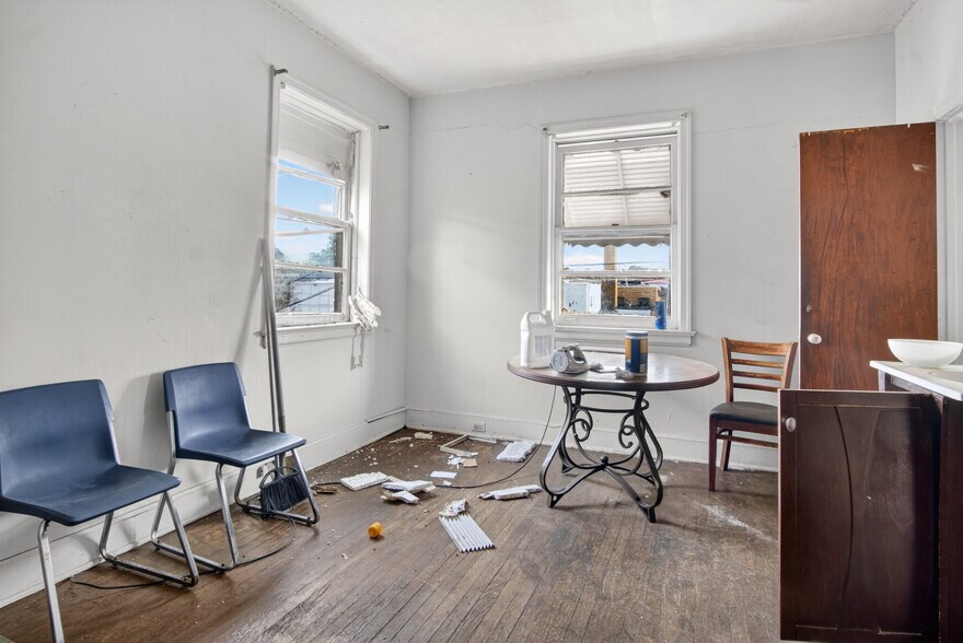 More Photos Of 1010 S Garnett St, Henderson Hotel For Sale