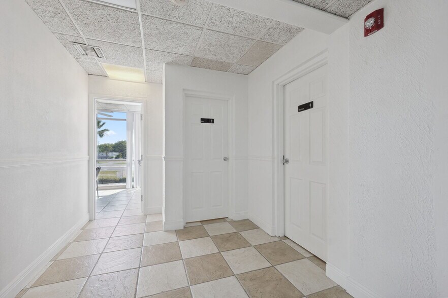 More Photos Of 13825 US Highway 19, Hudson Office For Lease