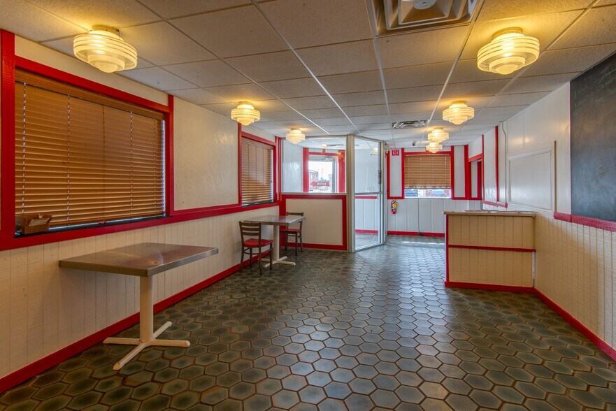 More Photos Of 542-546 S Telegraph Rd, Monroe Restaurant For Sale