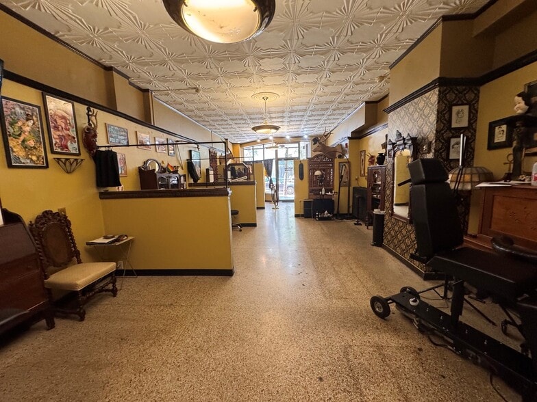 More Photos Of 218-224 State St, Madison Storefront Retail Office For Lease