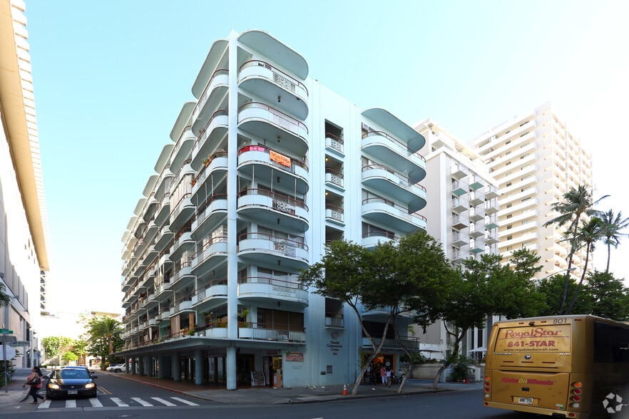 More Photos Of 334 Seaside Ave, Honolulu Loft Creative Space For Lease