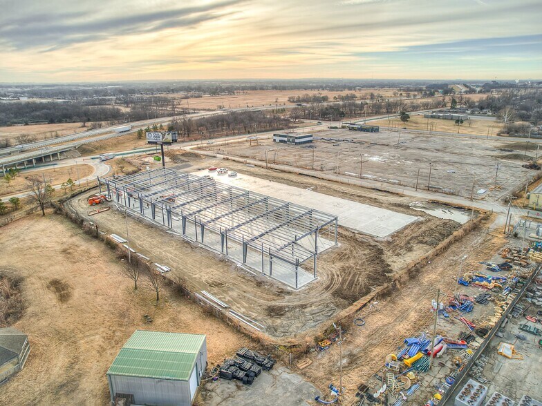 More Photos Of 1704 N Memorial Dr, Tulsa Light Distribution For Lease