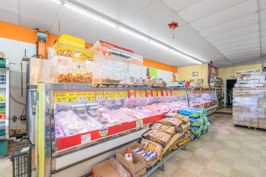 More Photos Of 10236 Long Beach Blvd, Lynwood Supermarket For Sale