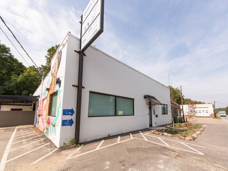 More Photos Of 51 Sweeten Creek Rd, Asheville Freestanding For Lease