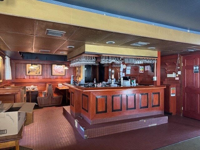 More Photos Of 1834 Shelburne Rd, South Burlington General Retail For Sale