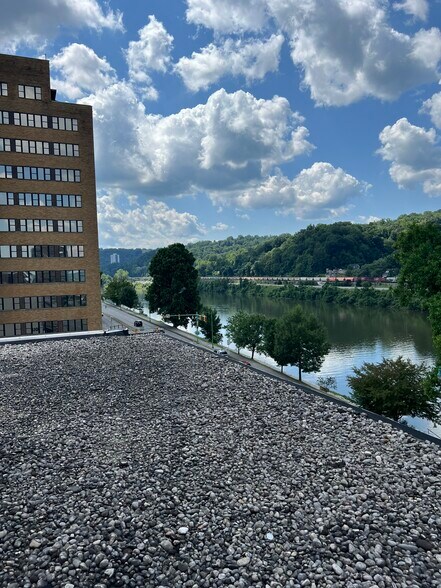 More Photos Of 1012 Kanawha Blvd, Charleston Office For Lease