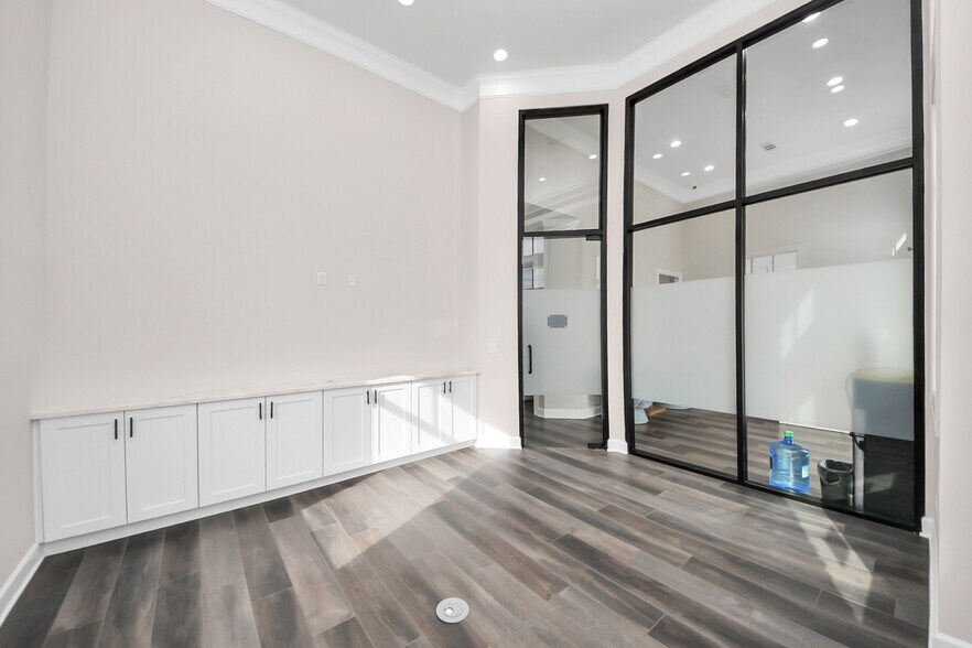 More Photos Of 2035 N Mason Rd, Katy Medical For Lease