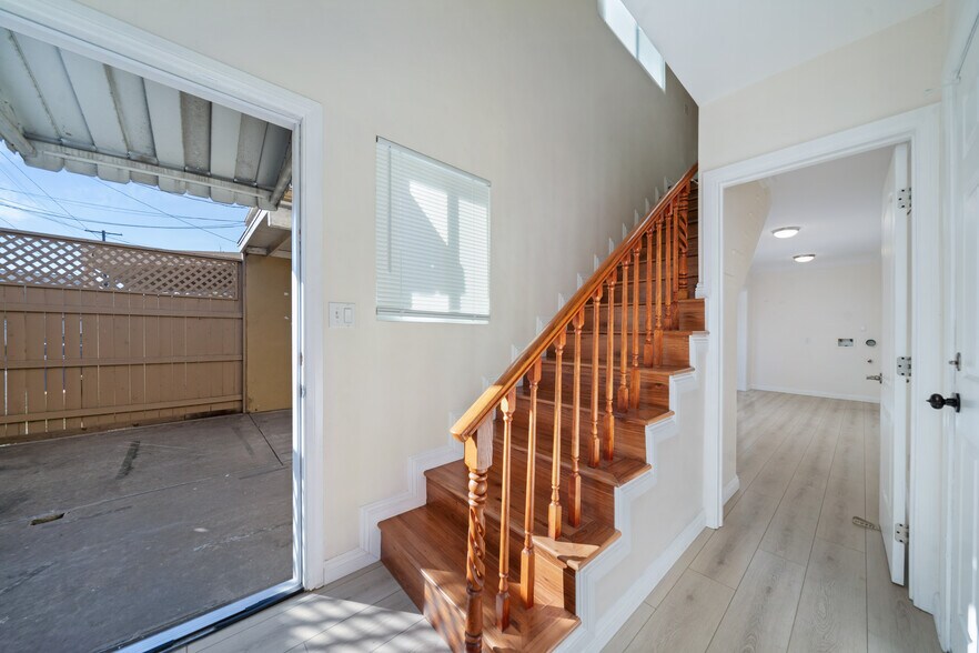 More Photos Of 2014-2016 Peyton Ave, Burbank Apartments For Sale