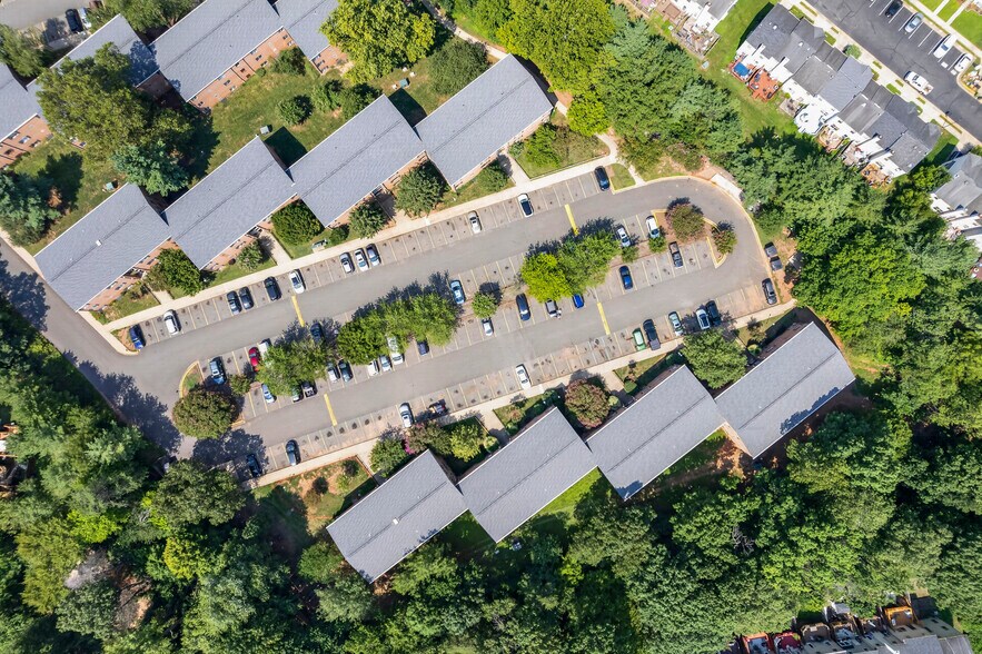 More Photos Of 7500 Prince Cole Ct, Manassas Apartments For Sale
