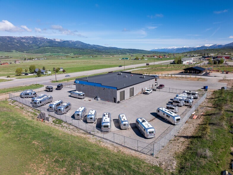 More Photos Of 22 Rorke rd, Etna General Retail For Sale