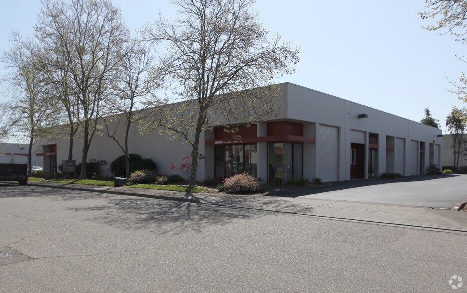 More Photos Of 1820 Empire Industrial Ct, Santa Rosa Warehouse For Lease