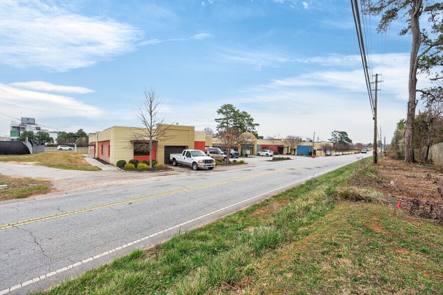 More Photos Of 325 New Neely Ferry Rd, Mauldin Warehouse For Sale
