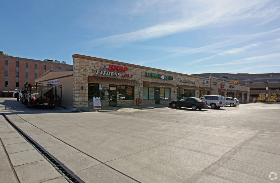 More Photos Of 8015-8029 State Line Rd, Kansas City Storefront Retail Office For Lease