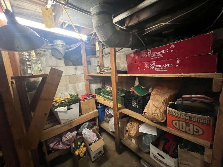 More Photos Of 1143 Main St S, Woodbury Restaurant For Sale