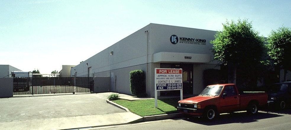 More Photos Of 15652 Chemical Ln, Huntington Beach Warehouse For Sale