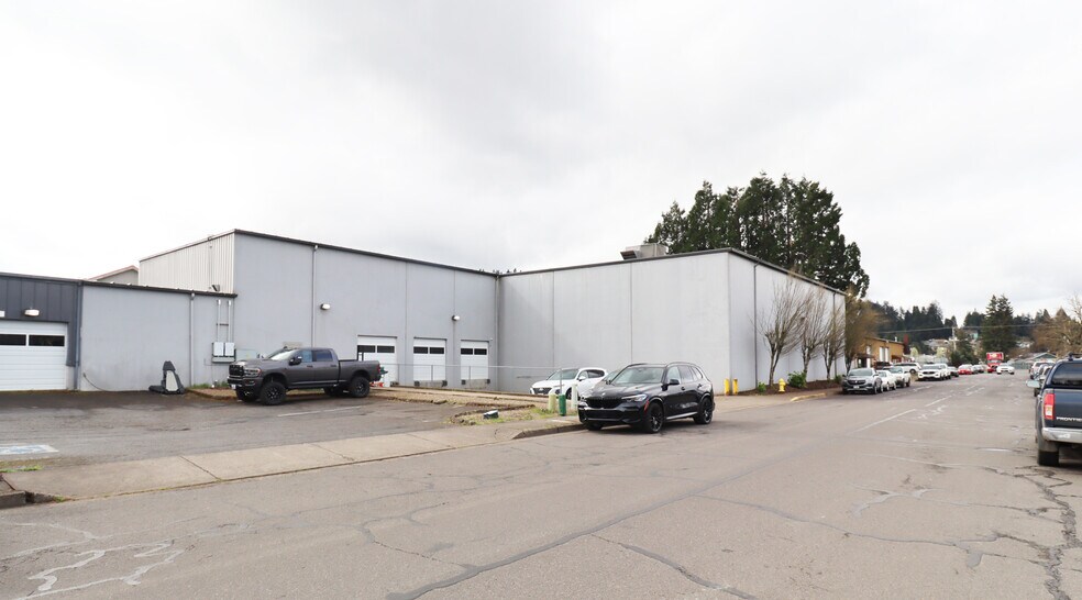 More Photos Of 120-220 Palmer Ave, Cottage Grove Warehouse For Sale
