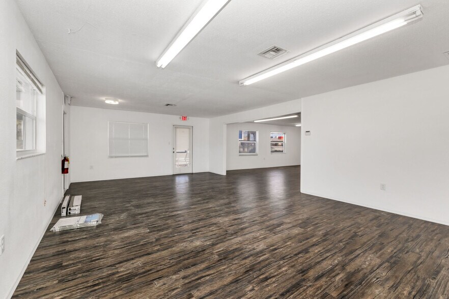More Photos Of 23263 Harborview Rd, Port Charlotte Office For Sale