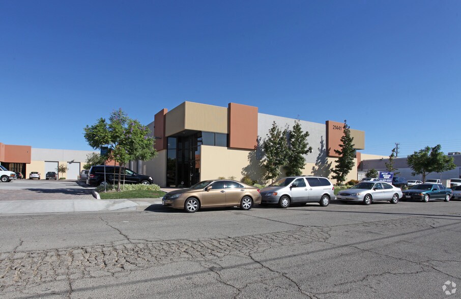 More Photos Of 21441 Osborne St, Canoga Park Manufacturing For Lease