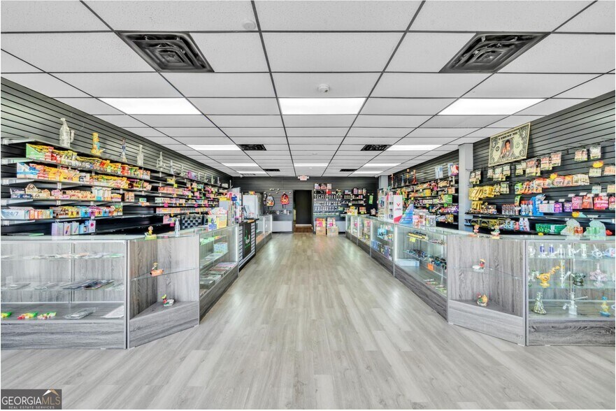 More Photos Of 905 Hillcrest Pky, Dublin Storefront For Sale